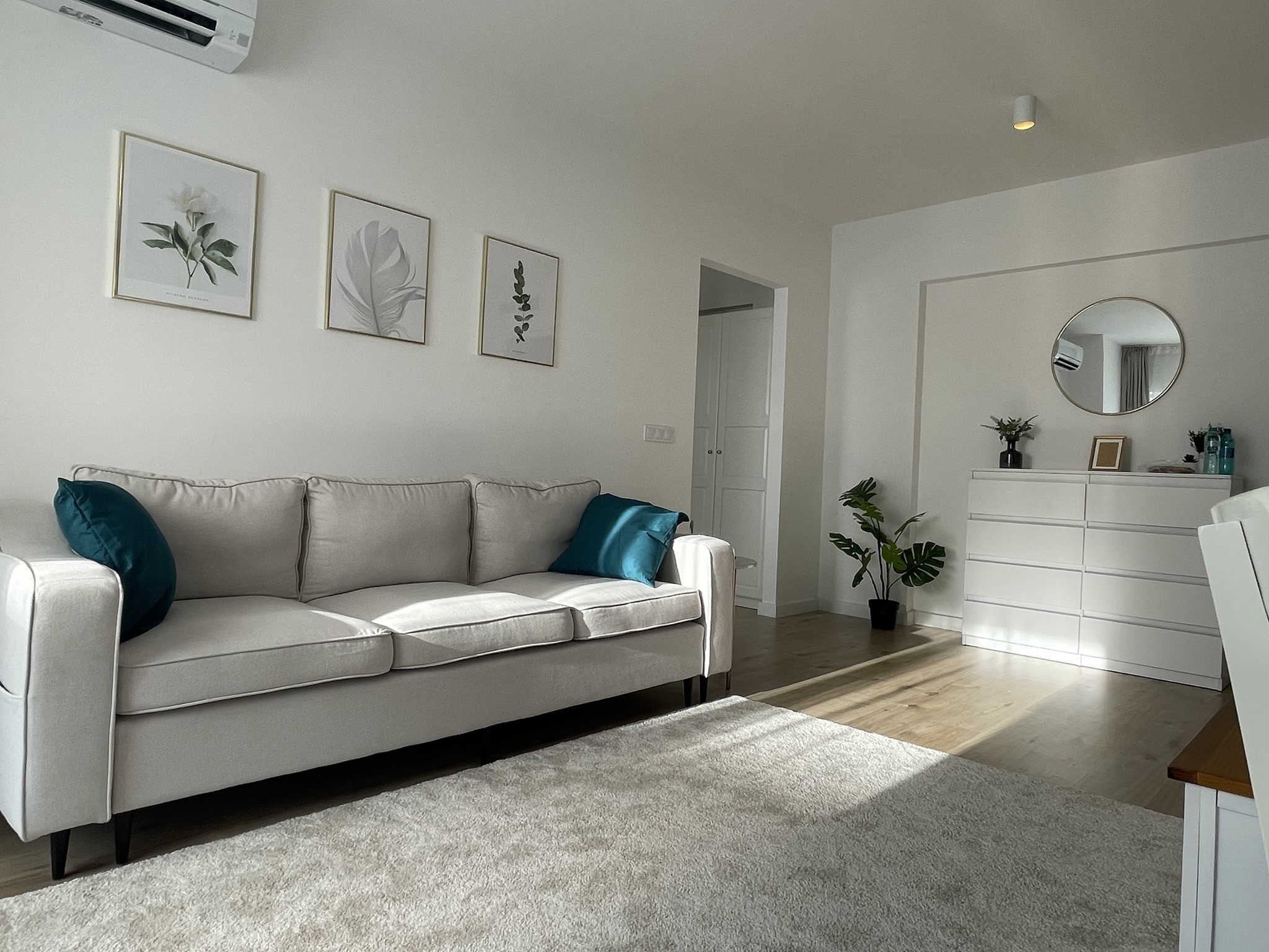 Living room, second angle